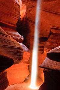 Lichtstraal in Upper Antelope Canyon, Page, Arizona van Henk Meijer Photography