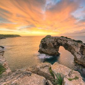 Es Pontàs auf Mallorca im Feuer des Morgens von Michael Valjak
