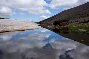 Réflexion sur les nuages sur Cornelis (Cees) Cornelissen