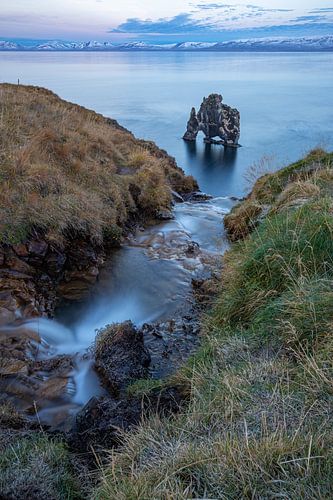 Dinosaur rock in Iceland (Hvitserkur) 3