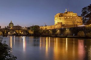 Rome - Vue sur le Tibre vers le château Saint-Ange et la basilique Saint-Pierre
