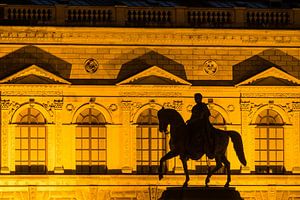 Reiterstandbild vor dem Zwinger in Dresden