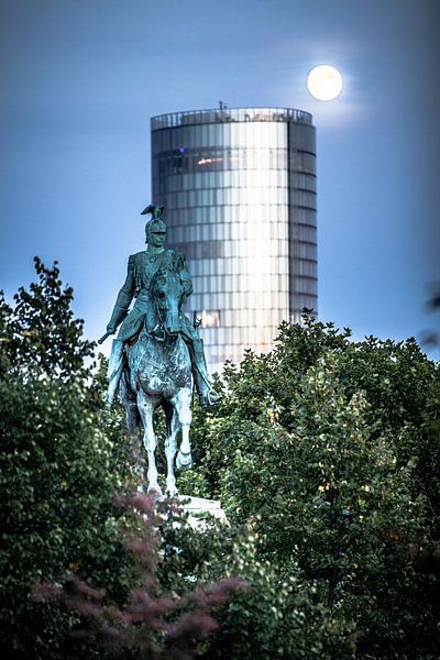 kaiser wird I. Statue in Köln überwältigen von Eric van Nieuwland