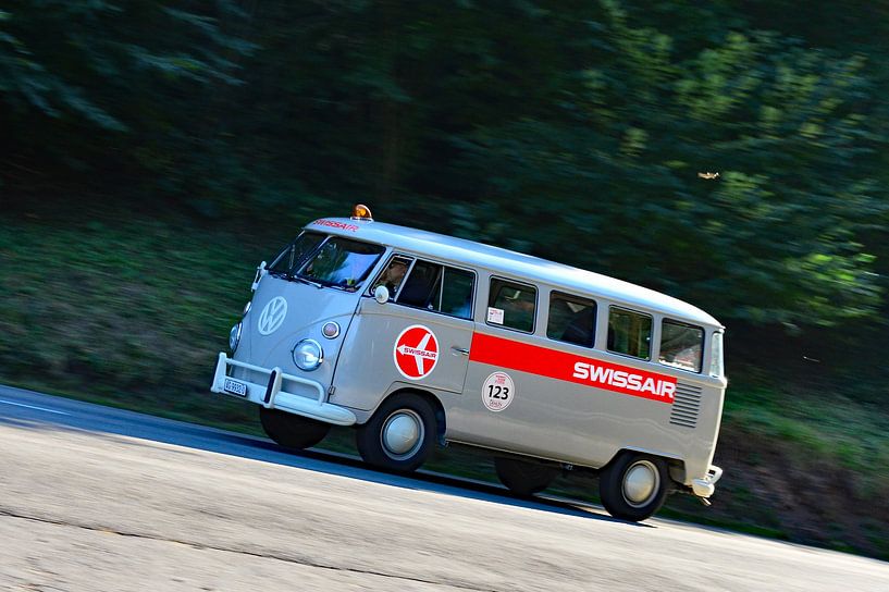 VW Bulli T1 Swissair  am Berg - Eggberg Klassik 2019 - von Ingo Laue