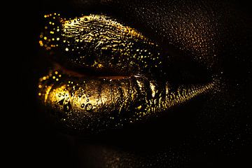 Gouden lippen glinsterend in het donker van Art & Soul Creations