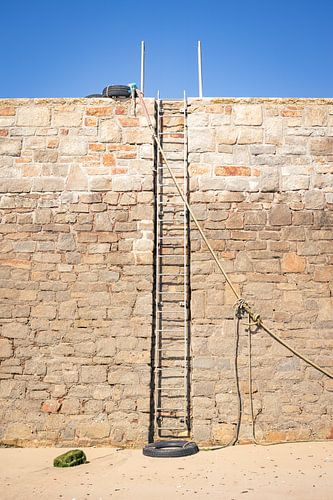 Ladder tegen een kademuur | Bretonse kust