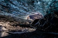 Frozen Art: The Beauty of Iceland's Ice Cave