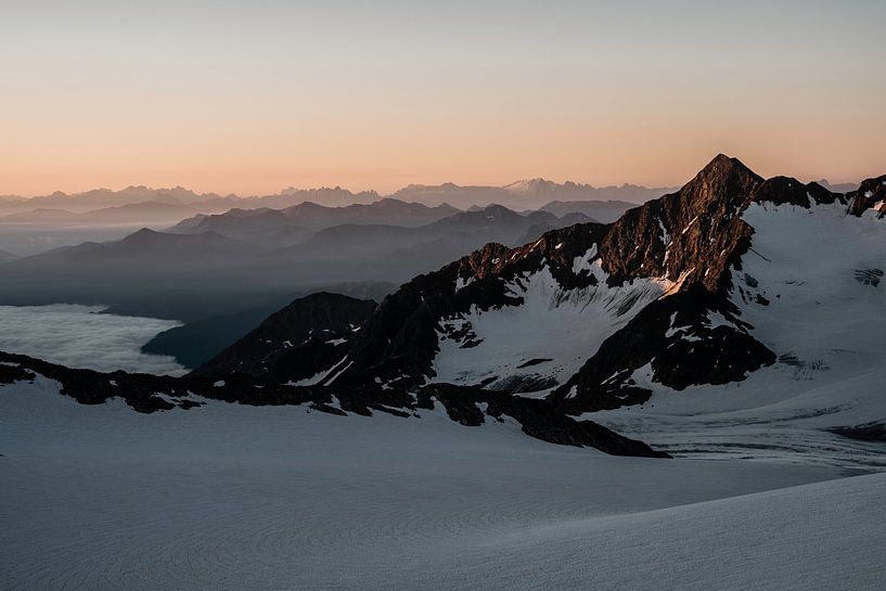Sonnenaufgang über den Dolomiten von The Wild Scribe Prints