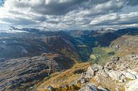 Uitzicht op Geiranger en Geirangerfjord van Menno Schaefer thumbnail