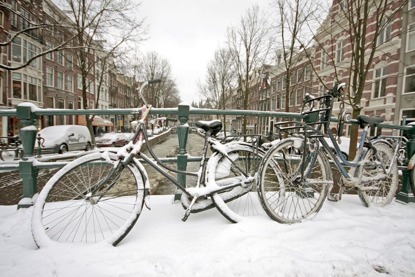 Vélos de neige à Amsterdam Pays-Bas en hiver par Eye on You
