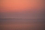 Horizontale abstracte zonsondergang over de zee van Tobias van Krieken thumbnail