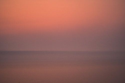 Coucher de soleil abstrait horizontal sur la mer