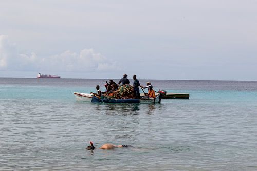 vissers op de caribische zee bij playa porto marie