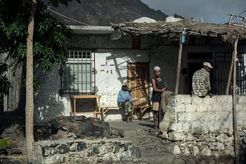 La famille sous le porche