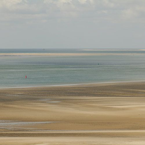 Shades of Sand and Sea