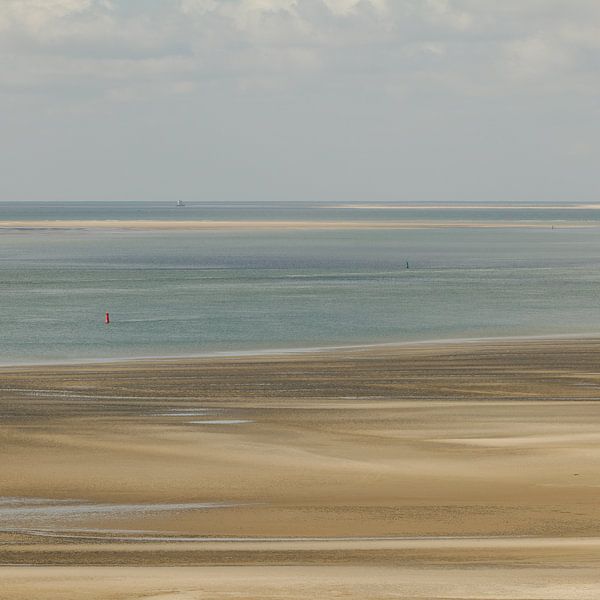 Shades of Sand and Sea by Ellen Borggreve