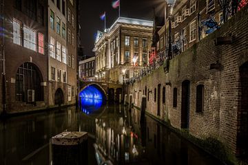 Utrecht Oudegracht by night. by Mario Calma