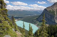 Lake Louise vanuit de bergen