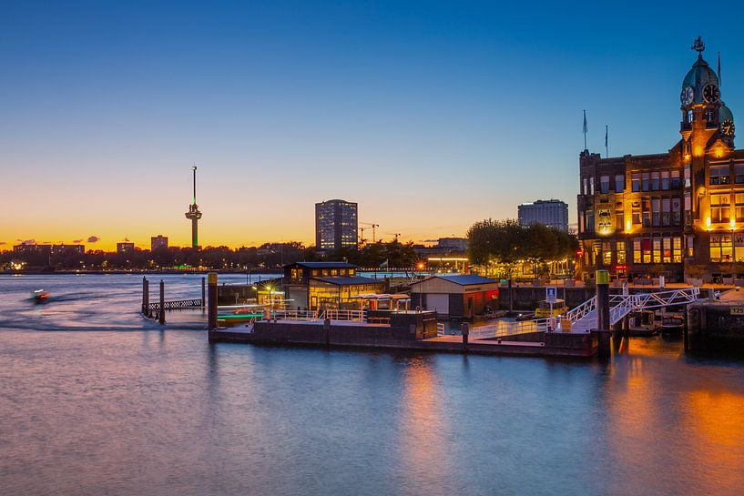 Hôtel NewYork à Rotterdam le soir par Petra Brouwer