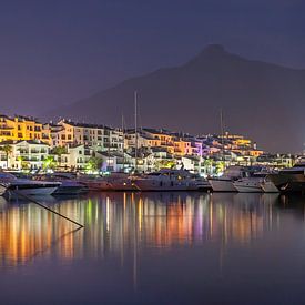 Puerto Banús : la marina de Marbella de nuit sur Marcel Bil