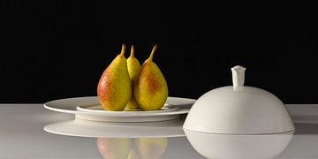 Still life pear Celina by Monique van Velzen