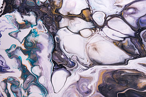 Flüssige Farben: Weiß, Cyan, Violett, Schwarz