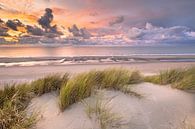 Zonsondergang in de duinen van Zeeland van Rudmer Zwerver thumbnail