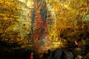 Island: Der Þríhnúkagígur (Krater mit drei Gipfeln) am Fuße eines Vulkans.