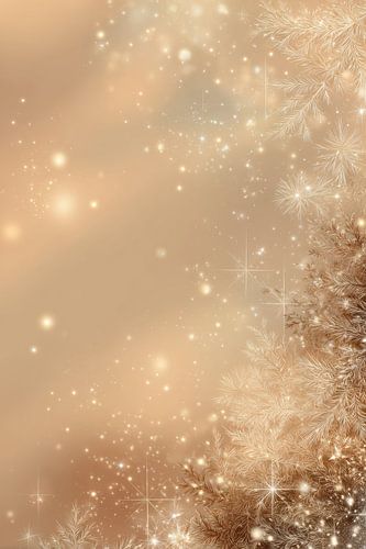 Kiefernzweige in funkelndem Licht Goldene Winterruhe