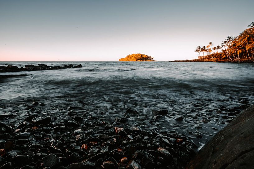 Stone beach by Daniel Damnitz