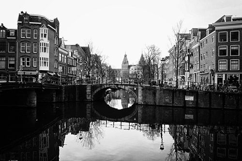 spiegelgracht Amsterdam by Dick Veldhuisen