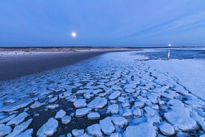 Lichten boven het ijs van de Waddenzee