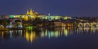Praagse Burcht en Karelsbrug in de avond - Praag, Tsjechië - 10