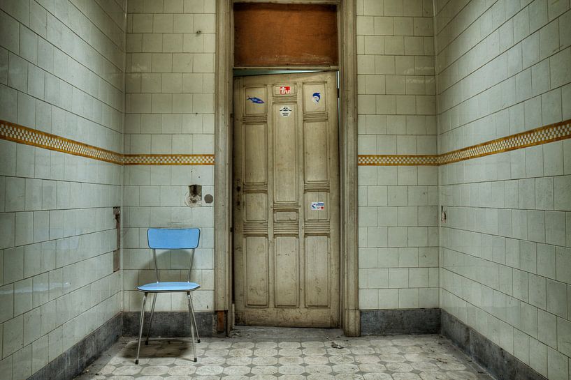 Urbex Lonely Chair by Jack Tet