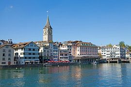 Zürich - Stadthausquai und Kirche Fraumünster von t.ART