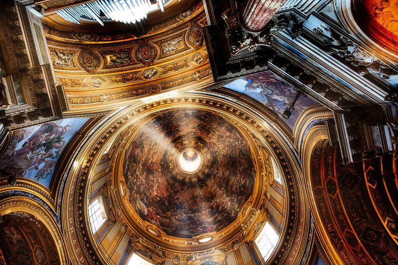 Church ceiling with dome and frescoes by Jürgen Wiesler