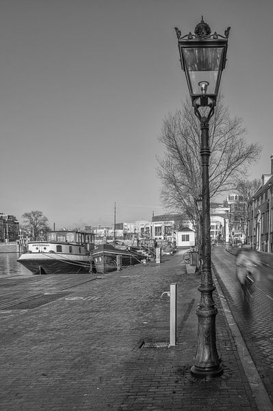 Radfahren entlang der Amstel in Amsterdam von Peter Bartelings