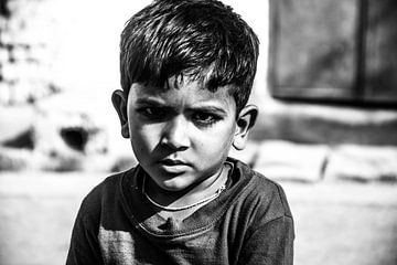 Portrait boy India by Nico van Kaathoven