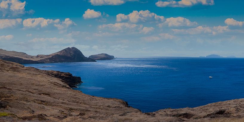 Blick auf den Atlantik von der Felsenküste von Hans-Heinrich Runge