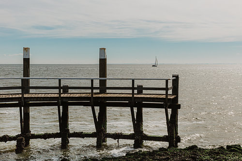 Scaffolding Texel with view on sailboat