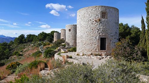 Molins de la Plana auf einem Bergrücken in der Nähe von Javea in Spanien