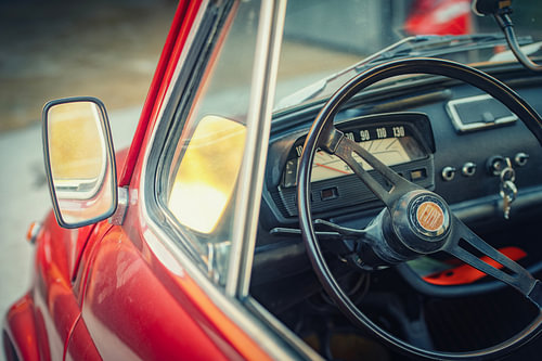 Oldtimer rode Fiat 500 in Italië.