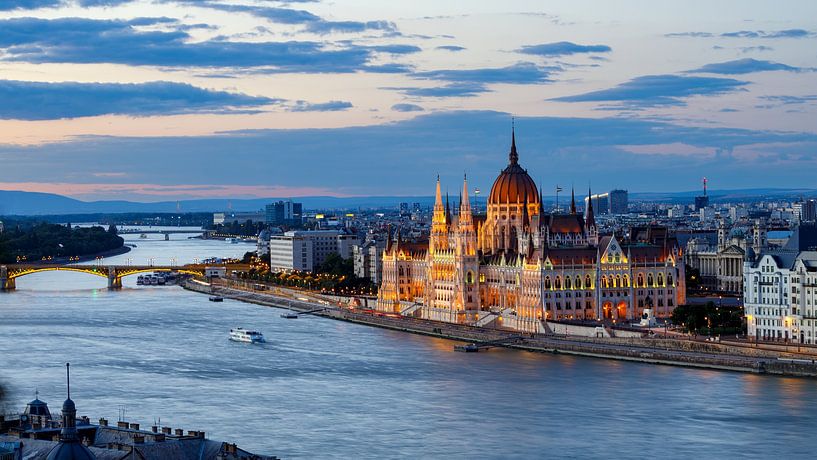 Das Parlamentsgebäude in Budapest von Roland Brack