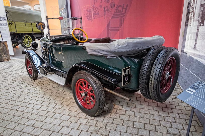 Early Wanderer car by Rob Boon