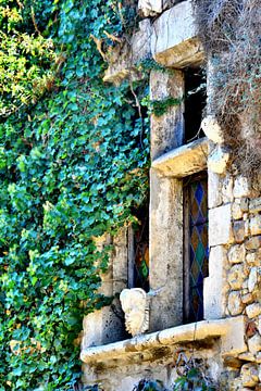 A stroll through the narrow streets of Aiguèze by Frank Photos