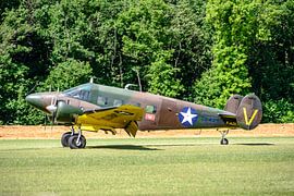 Landung Beechcraft Model 18 (F-AZEJ). von Jaap van den Berg