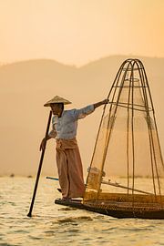 Tricks der Fischer - Inle See von Vincent Vink