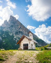 Kapelle der Heimsuchung am Falzarego-Pass, Dolomiten von Stefano Orazzini