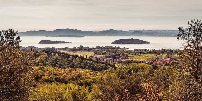 Lake Trasimeno by Rob Boon