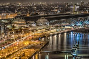 Centraal station Amsterdam van Peter Bijsterveld